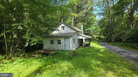 212 THICKHEAD ROAD ROAD, CENTRE HALL, PA 16828
