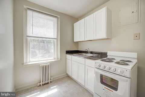 2712 TERRACE ROAD SE, WASHINGTON, DC 20020