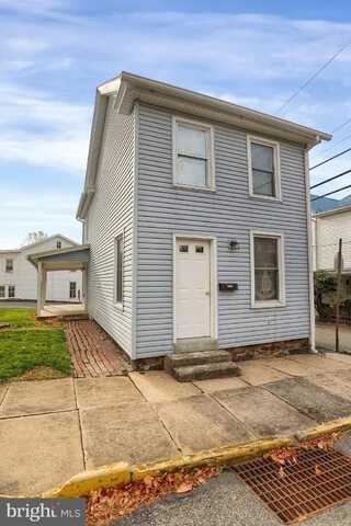 224 NORTH STREET, MILLERSBURG, PA 17061