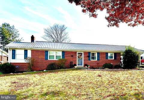 81 SUNSET DRIVE, PETERSBURG, WV 26847