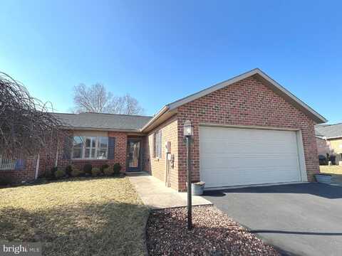 330 PARKWOOD DRIVE, CHAMBERSBURG, PA 17201