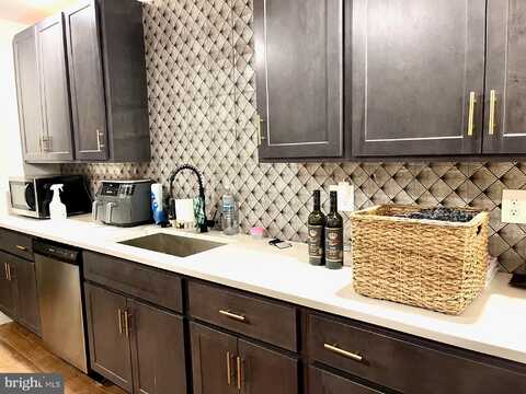 2903 CLIFTON AVENUE, BALTIMORE, MD 21216