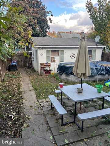 286 S WATER STREET, KEYSER, WV 26726