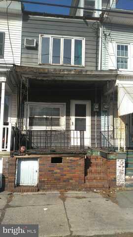 1033 E CENTRE STREET, MAHANOY CITY, PA 17948