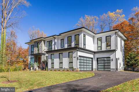 725 LAWTON STREET, MCLEAN, VA 22101