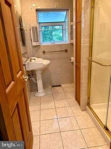 714 HARDING HIGHWAY, CARNEYS POINT, NJ 08069