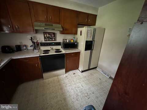 1941 CEDAR DRIVE, SPRING GROVE, PA 17362