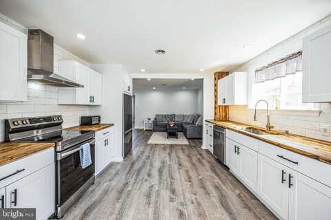 3850 PINE STREET, WILLIAMSTOWN, NJ 08094