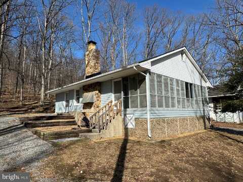 40 AIRBOSS WAY, HEDGESVILLE, WV 25427