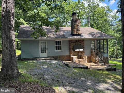 40 AIRBOSS WAY, HEDGESVILLE, WV 25427