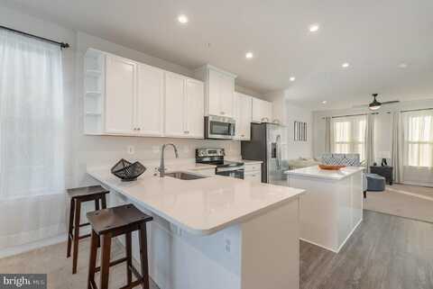 213 S NEWKIRK STREET, BALTIMORE, MD 21224