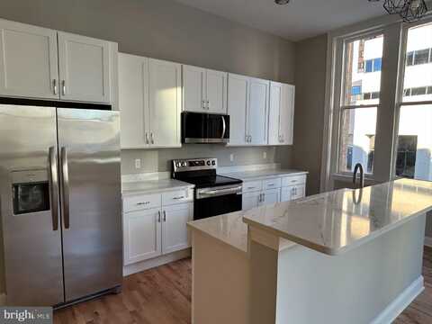 100 W LEXINGTON STREET, BALTIMORE, MD 21201