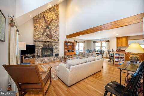 36 RIDGEWOOD DRIVE, OAKLAND, MD 21550