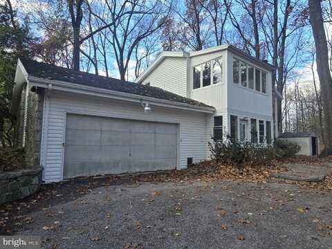 555 HILLTOP ROAD, HUMMELSTOWN, PA 17036