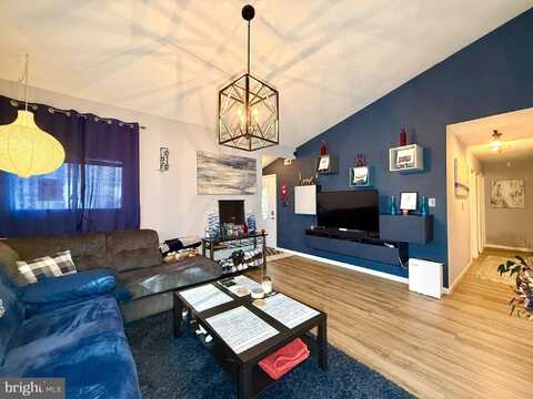 1 DOVER DRIVE, LINDENWOLD, NJ 08021