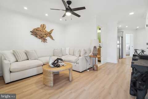 401 BROADWAY, BARNEGAT LIGHT, NJ 08006