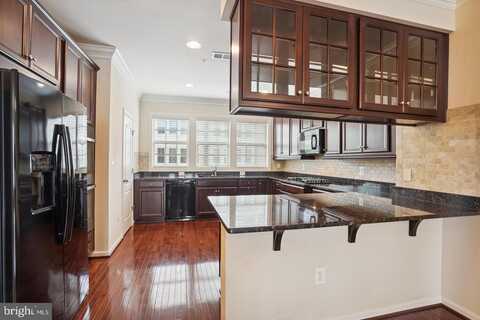 874 REGENTS SQUARE, OXON HILL, MD 20745