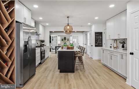 11 E SUTTON AVENUE, MOORESTOWN, NJ 08057