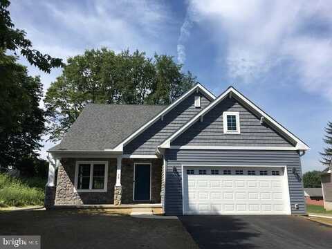 326 W FRITZ AVENUE, QUARRYVILLE, PA 17566