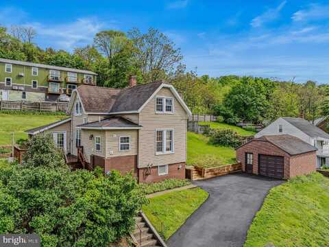 151 S LAUREL AVENUE, BERKELEY SPRINGS, WV 25411