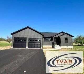 98 EASTWOOD, MCKENZIE, TN 38201