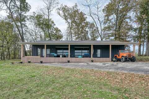 1377 Franks Ferry, SPARTA, TN 38583