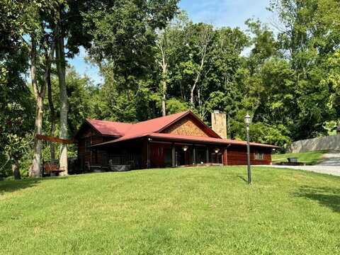 201 Alexandria Hwy., BRUSH CREEK, TN 38547