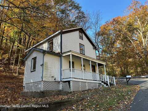 37 Maple Avenue, Highland, NY 12528