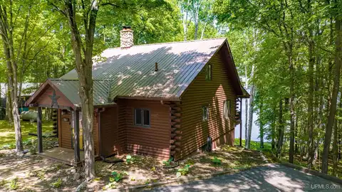 208 Sunset Shores, Iron River, MI 49935