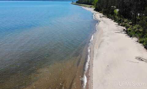 14920 US Hwy 41, Baraga, MI 49908