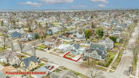 1617 S 2nd, Escanaba, MI 49829