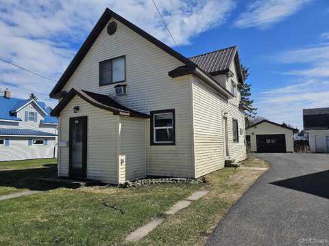 717 Oak, Manistique, MI 49854