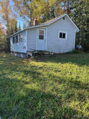 N6036 Chaney Lake, Wakefield, MI 49911