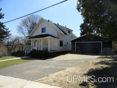 213 Oak, Munising, MI 49862