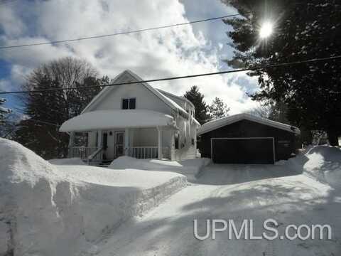 213 Oak, Munising, MI 49862