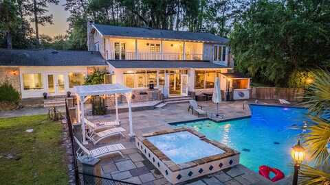 1148 N Lakeshore Dr, Valdosta, GA 31605