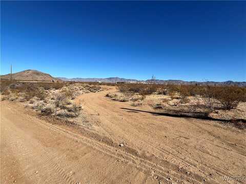 000 N Cove Road, Golden Valley, AZ 86413
