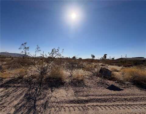 2936 W Mcconnico Road, Golden Valley, AZ 86413