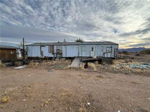 961 S Lochiel Road, Golden Valley, AZ 86413