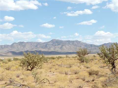 5744 N Dennis Drive, Kingman, AZ 86401