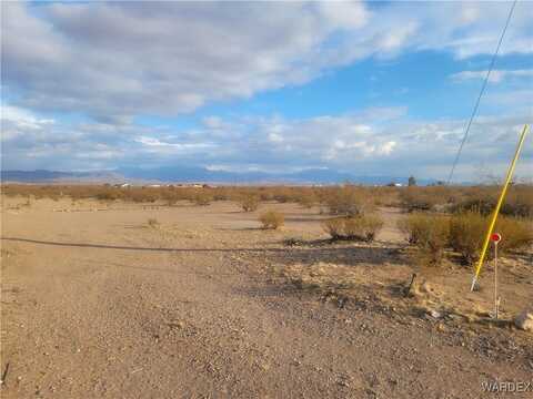 1194 S Cowlic Road, Golden Valley, AZ 86413