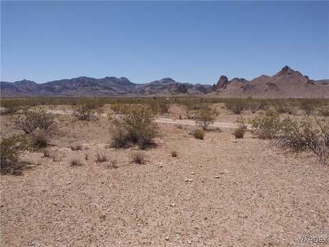 000 S Yaqui Road, Golden Valley, AZ 86413