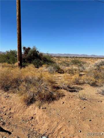 N Araby Road lot: 207A, Golden Valley, AZ 86413