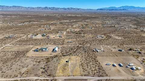 4198 N Dewey Road, Golden Valley, AZ 86413
