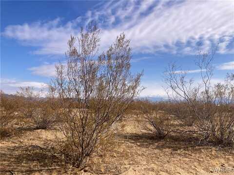 772 S Stewart Mountain Road, Golden Valley, AZ 86413