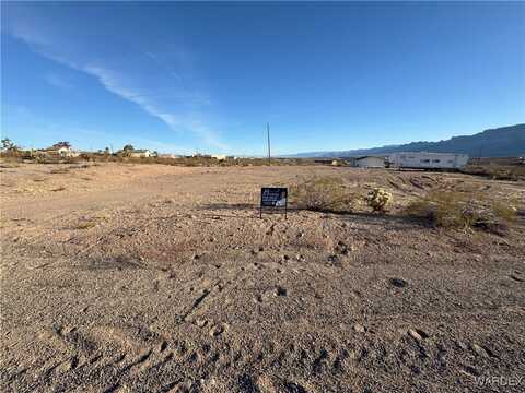 735 E Vulcan Drive, Meadview, AZ 86444