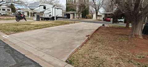 180 N 1100 E, Washington, UT 84780