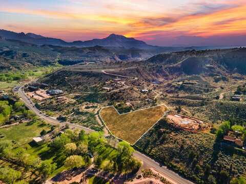 130 Kinesava DR, Springdale, UT 84767