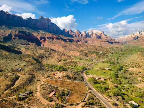 130 Kinesava DR, Springdale, UT 84767