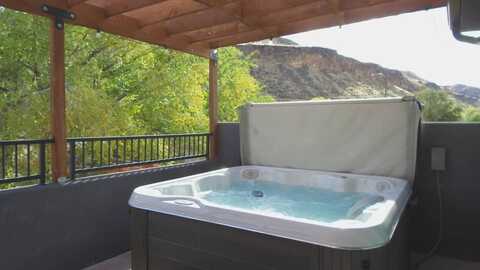 65 N State ST, Hurricane, UT 84737